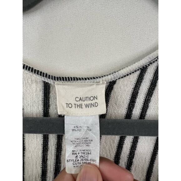 Caution to the Wind Womens White w/grey stripe Maxi Dress Size Medium - Picture 3 of 3